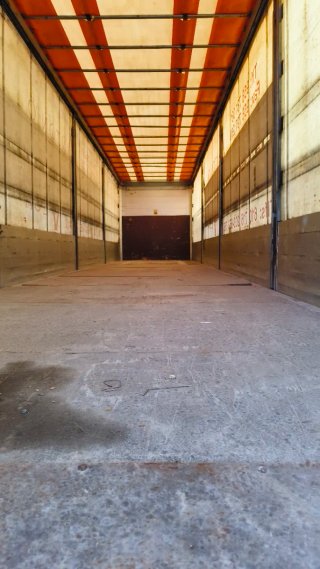 Schmitz tauliner  Se vende 2 tauliner 1 semi