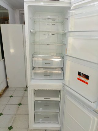Nevera combi Whirlpool 200/60cm clase E con garant