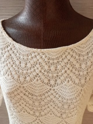 Vestido blanco de encaje. Vestido punto adaptable