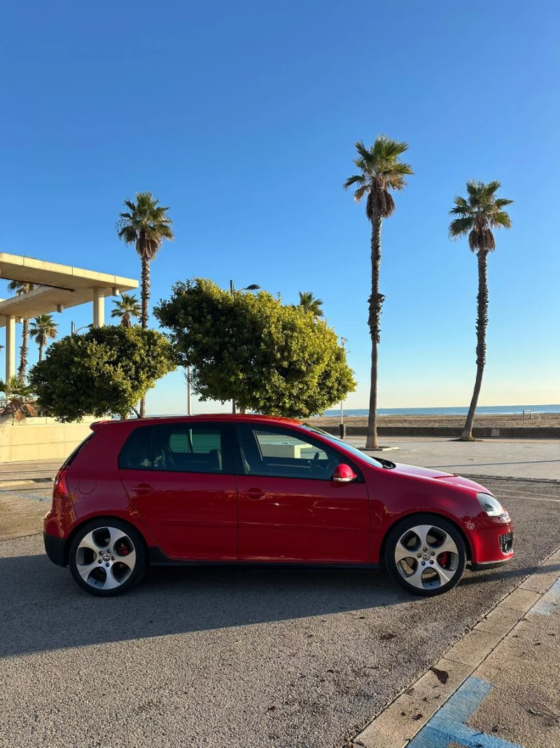 Volkswagen Golf 2007 - foto 1