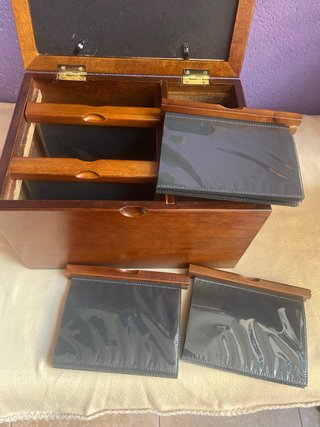 Caja de madera con porta fotos