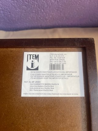 Caja de madera con porta fotos