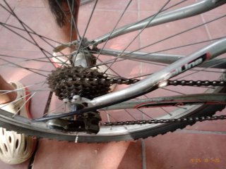 Bicicleta de montaña azul