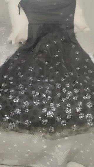 Vestido de fiesta negro y plateado