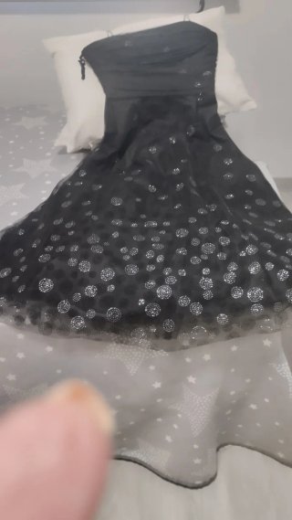 Vestido de fiesta negro y plateado
