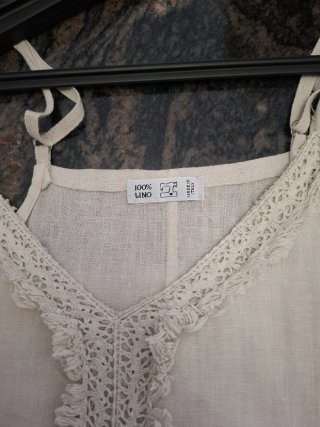 Vestido largo beige con encaje