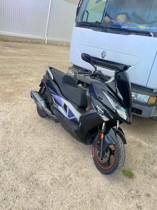 Kawasaki 2016 j 125 Scooter automatico