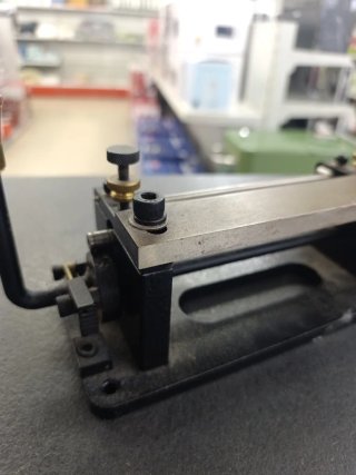 Máquina Manual para Dividir Cuero
