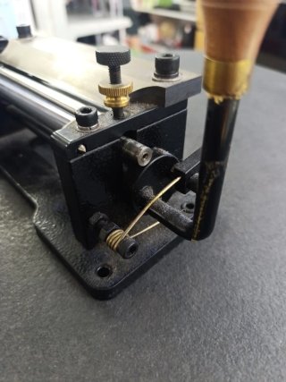 Máquina Manual para Dividir Cuero