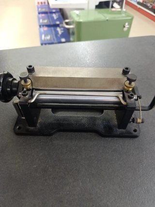 Máquina Manual para Dividir Cuero