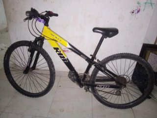 Bicicleta Monti para reparar