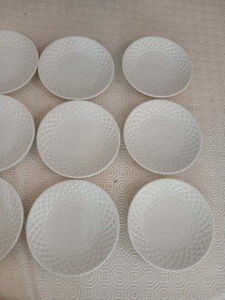 9 Platitos de Porcelana Blanca de Castro.