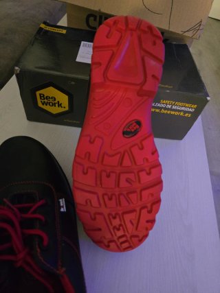 Botas de seguridad Bee work negras y rojas