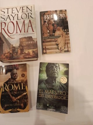 Roma. Novelas históricas. Lote de libros.