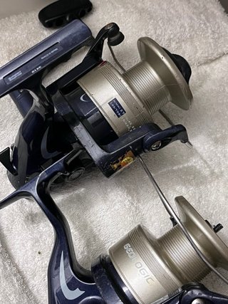 Caña Yocozuna y carrete pesca siluro