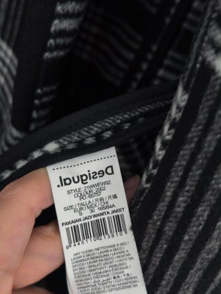 Abrigo Desigual cuadros blanco y negro