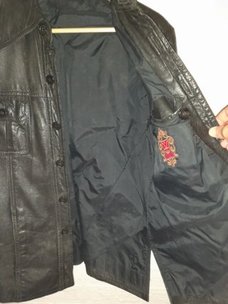 Chaqueta de cuero negra