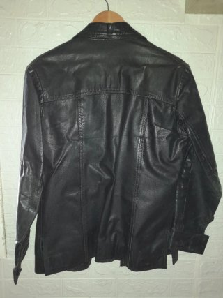 Chaqueta de cuero negra
