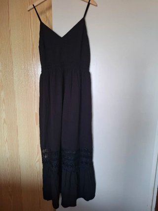 Vestido negro largo con encaje