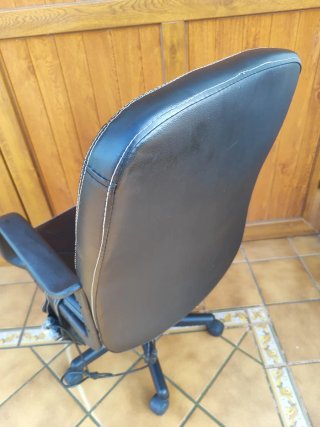 Silla de oficina negra