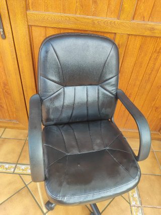 Silla de oficina negra