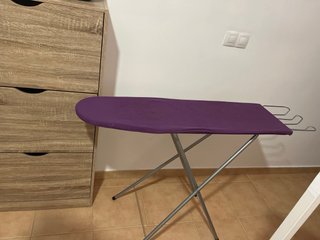 Tabla de planchar morada