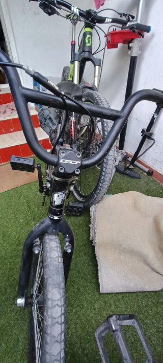 Bicicleta BMX GT - vendo o  Cambio por MTB/Carrete