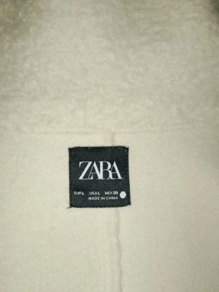 Cazadora Zara Blanca Cremallera Asimétrica