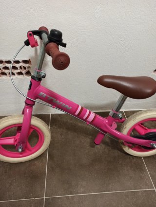 Bicicleta de aprendizaje rosa