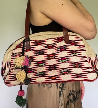 Bolso bordado A & B  estampado multicolor