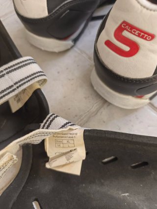 Zapatillas Fútbol Kipsta Calcetto + Espinilleras