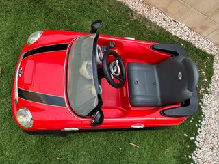 Mini Cooper y Vespa eléctricos para niños
