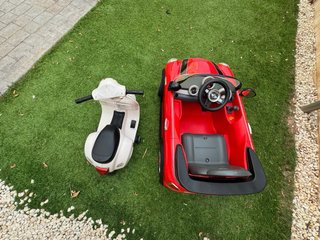 Mini Cooper y Vespa eléctricos para niños
