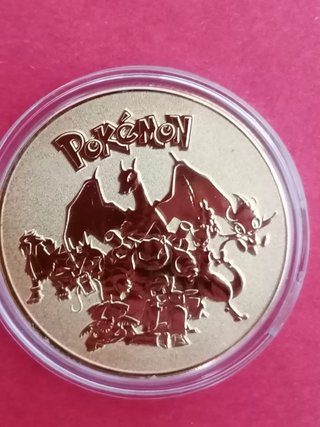 Moneda Pokémon Mewtwo Dorada