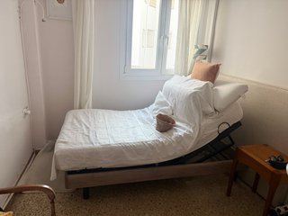 Cama articulada hospitalaria