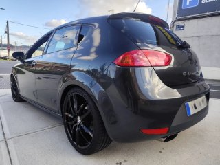 SEAT Leon Cupra R