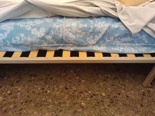 Conjunto de 2 camas de madera y tela