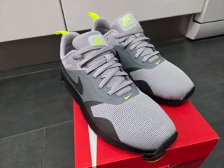 Zapatillas Nike Air Max Tavas Gris/Negro talla 43