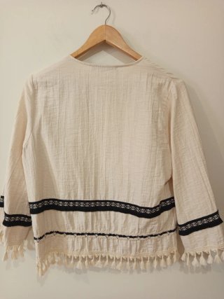 Chaqueta Zara Boho Étnica Crema y Negro talla S.