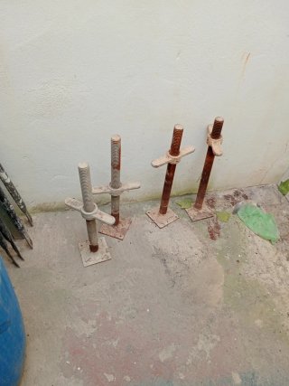 Husillo para andamio (4 unidades)