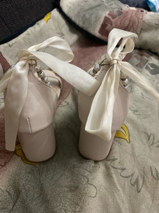 Sandalias perlas y lazo T38