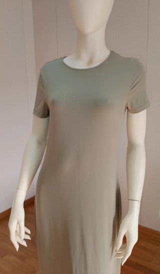 Vestido verde oliva Lefties