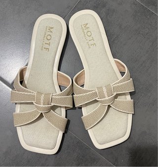 Sandalias Beige y Blanco