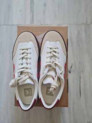 Zapatillas Veja Volley Blancas y Beige