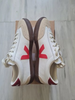 Zapatillas Veja Volley Blancas y Beige