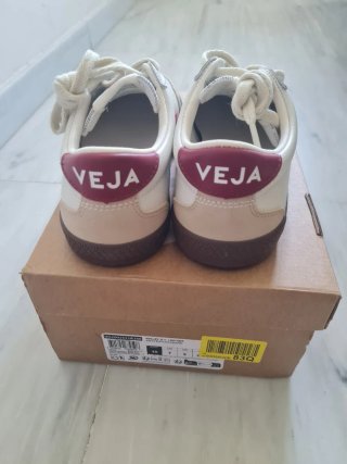 Zapatillas Veja Volley Blancas y Beige