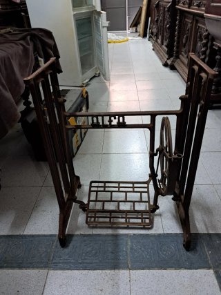 Patas de máquina de coser antiguas