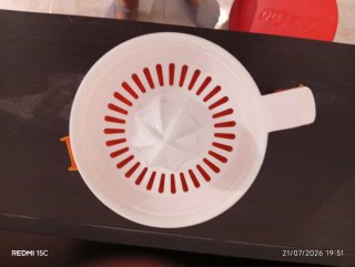 Exprimidor de cítricos naranja