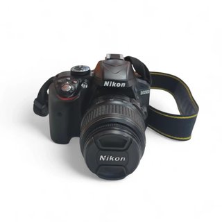 CAMARA NIKON D3300 + OBJETIVO NIKON 18/55MM + CARGADOR Y DOS BATERIAS