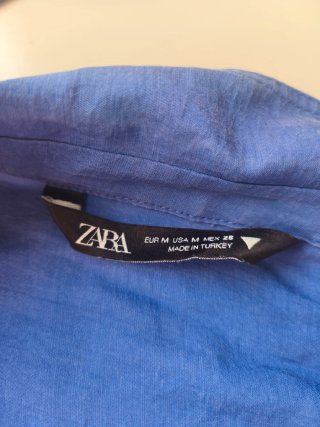 Vestido cruzado Zara azul con fruncido